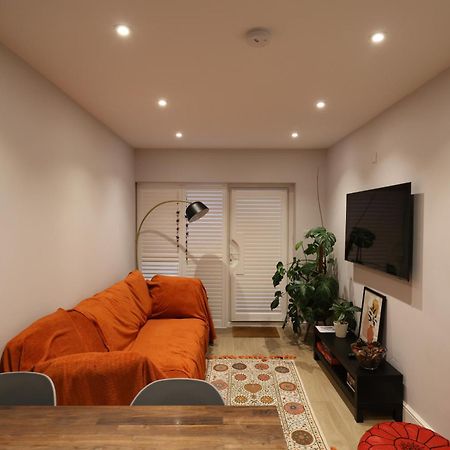 Апартаменты Little Vine - Beautiful Ground Floor Flat In South London Саттон Экстерьер фото