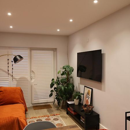 Апартаменты Little Vine - Beautiful Ground Floor Flat In South London Саттон Экстерьер фото