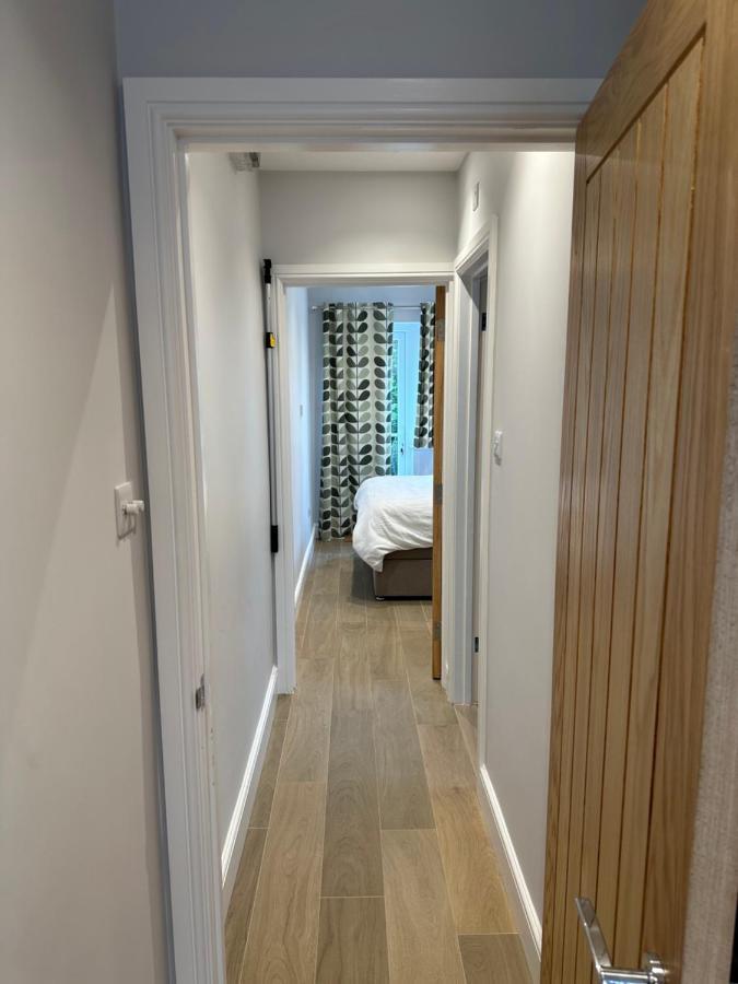 Апартаменты Little Vine - Beautiful Ground Floor Flat In South London Саттон Экстерьер фото