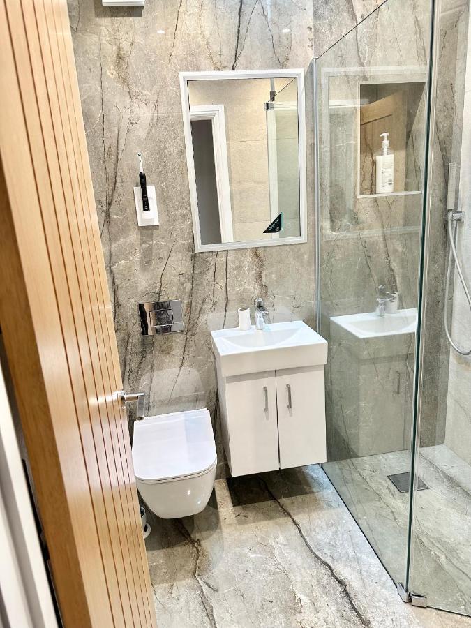Апартаменты Little Vine - Beautiful Ground Floor Flat In South London Саттон Экстерьер фото
